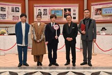 「芸能人ミュージアム」に出演する（左から）パンサー向井、佐藤栞里、内村光良、梅沢富美男、シソンヌ長谷川。(c)フジテレビ