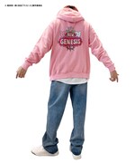 UTA LIVEパーカーを着用するEXIT兼近。