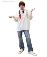 UTAUTAプリントロンTを着用するEXITりんたろー。。