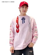 UTAUTAプリントロンTを着用するEXIT兼近。