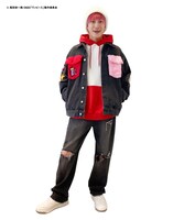 ボアポケットオーバーGジャンを着用するEXIT兼近。