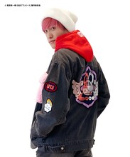 ボアポケットオーバーGジャンを着用するEXIT兼近。