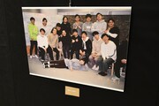 写真展「蛙亭イワクラ写真展 だいすきなひとたち」の様子。