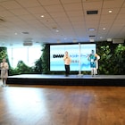 ダイアン出演CM放送開始、津田が1人で登壇したCM発表会のステージは遠い