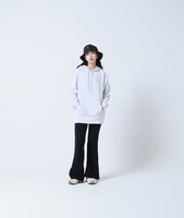 「JOYMAN feat.STOF Lyric Parka」「JOYMAN feat.STOF Lyric HAT」着用イメージ