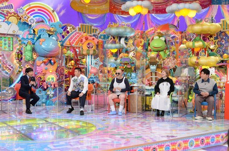 左から、蛍原徹、チョコレートプラネット長田、くまだまさし、オダウエダ小田、クロスバー直撃・前野。(c)テレビ朝日