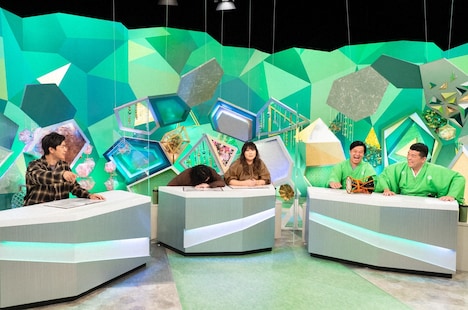 左から、令和喜多みな実・河野、海原やすよ ともこ、すゑひろがりず。(c)ABCテレビ