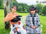 左から滝沢カレン、黒柳徹子。(c)日本テレビ