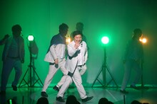 踊るニッポンの社長ケツ。