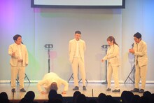 この2カ月ほどの間に衣装をなくし、土下座するマユリカ中谷。