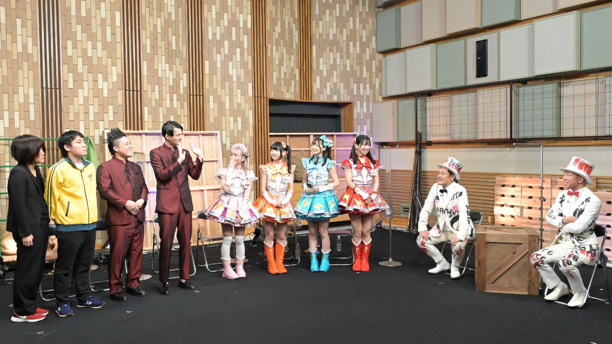 左から、ランジャタイ、コウテイ、でんぱ組.incのメンバー、くりぃむしちゅー有田、バイきんぐ小峠。(c)TBS
