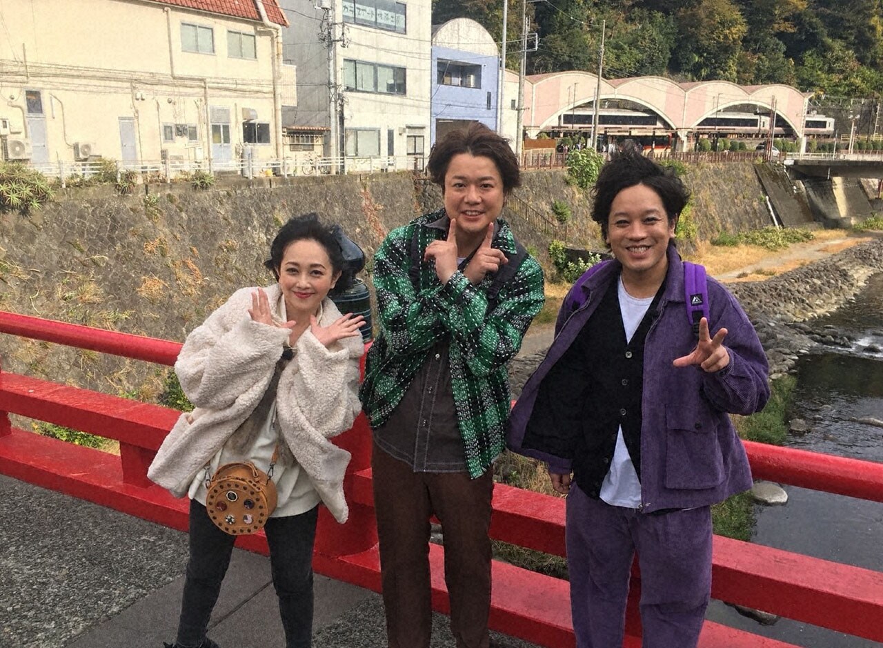 ぺこぱと浅香唯（左）。(c)テレビ東京