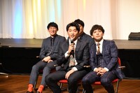 「M-1とは？」の質問に答えるさや香。