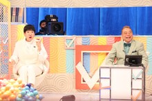 和田アキ子と出川哲朗。(c)フジテレビ