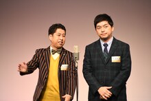 「M-1グランプリ2022」準決勝でネタを披露するウエストランド。