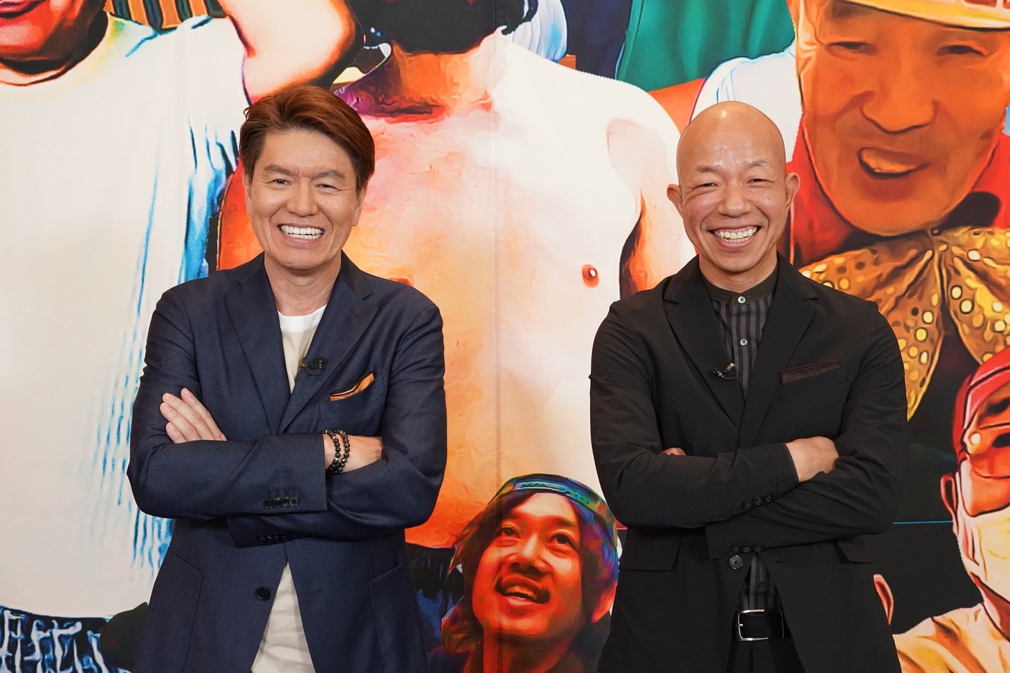 「ヒューマングルメンタリー オモウマい店」代表カット。左から、ヒロミ、バイきんぐ小峠。(c)中京テレビ
