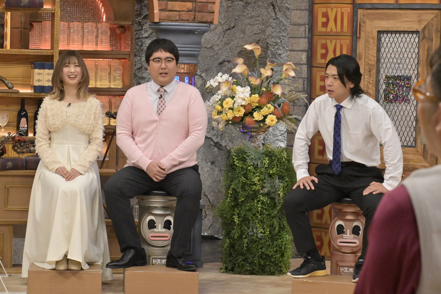 左からいとくとら、マヂカルラブリー。(c)読売テレビ