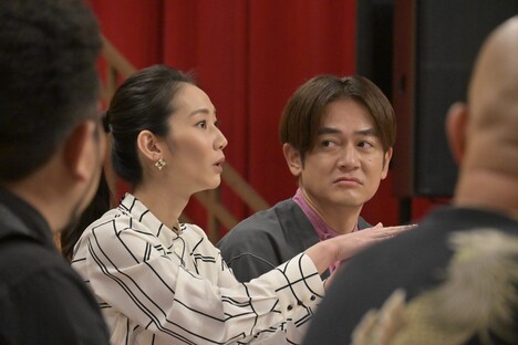 左から濱田准、なすなかにし那須。(c)読売テレビ