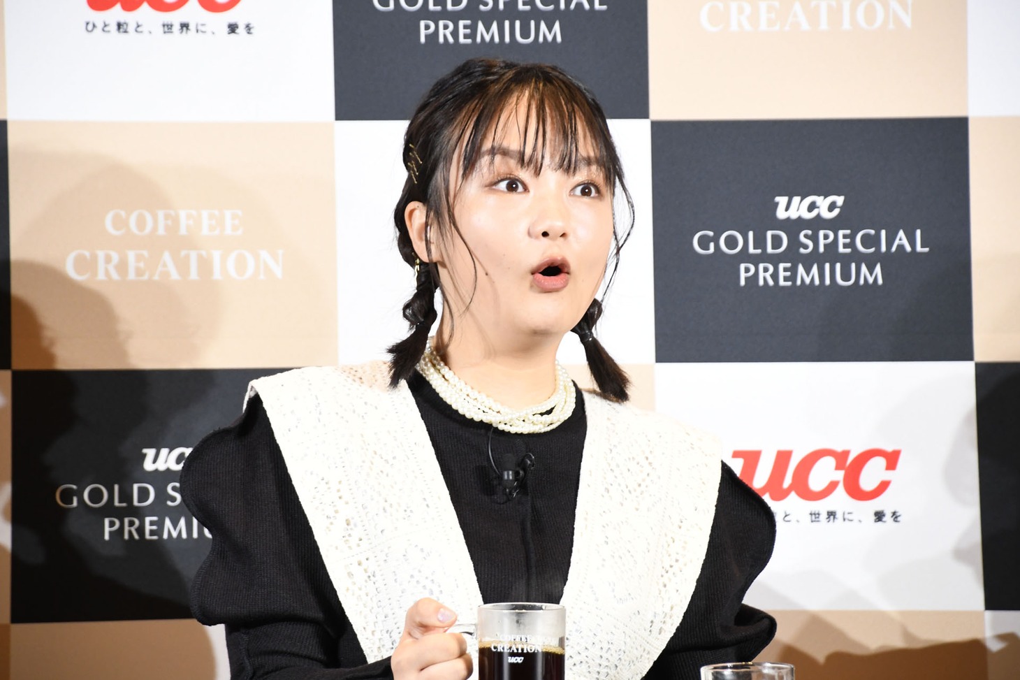 理想のブレンドの味に驚く蛙亭イワクラ。