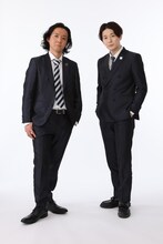 ダイヤモンド。左から、野澤、小野。(c)M-1グランプリ事務局