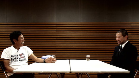 明石家さんまと木村祐一（右）。