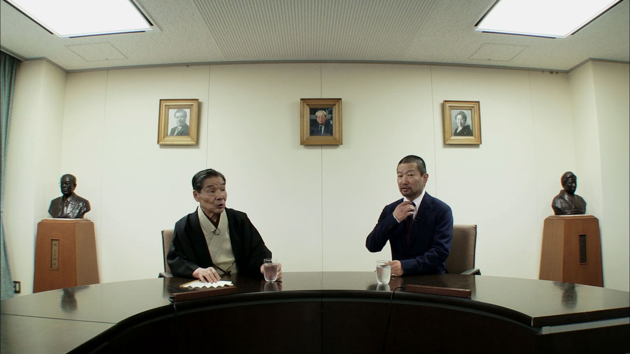 笑福亭仁鶴と木村祐一（右）。