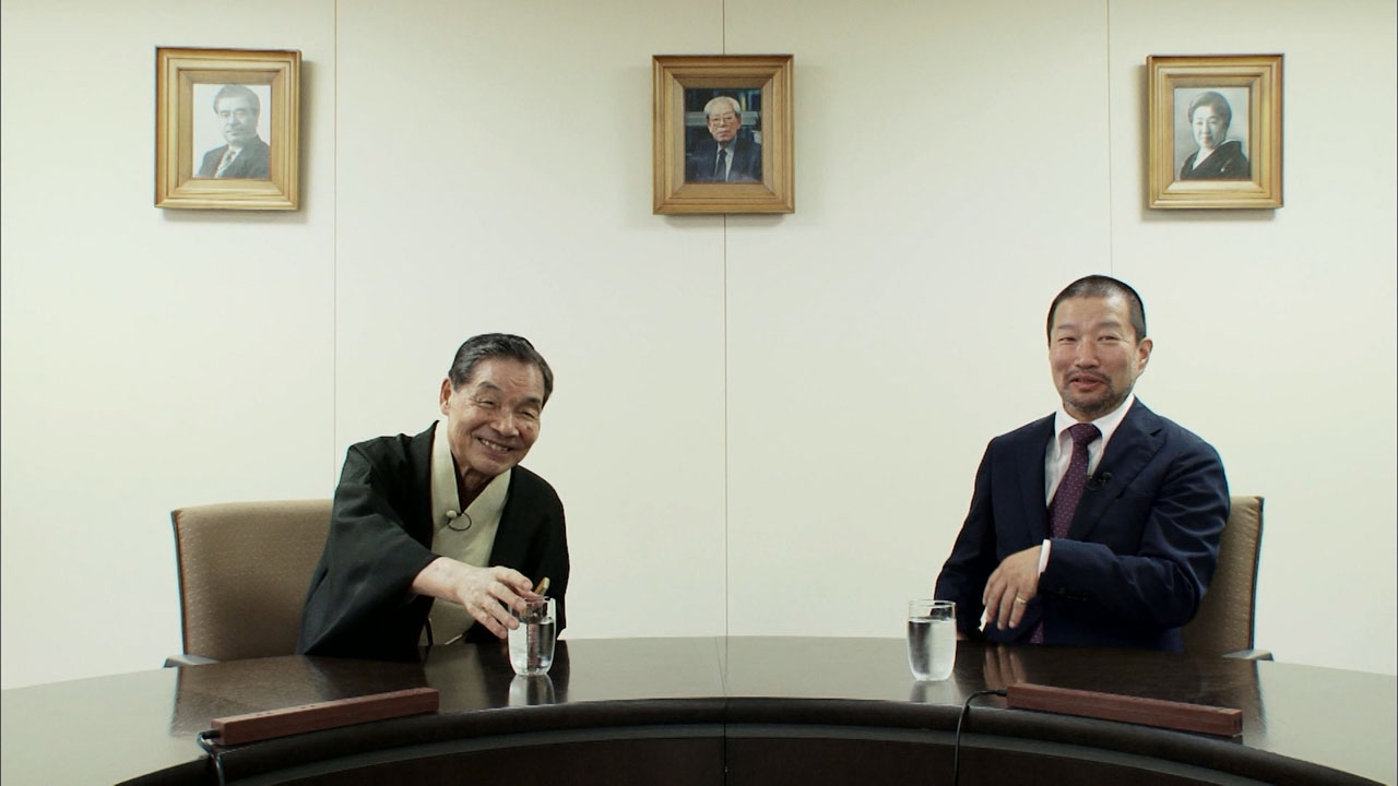 笑福亭仁鶴と木村祐一（右）。
