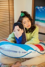 「よしもとコラボ マユリカの魚肉ソーセージクッション」（阪本）