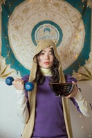 「よしもとコラボ ロングコートダディの転生マルチクロス」の使用例。