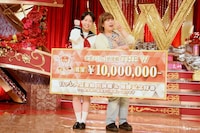 「女芸人No.1決定戦 THE W 2022」で優勝した天才ピアニスト。