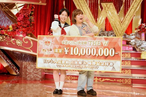 「女芸人No.1決定戦 THE W 2022」で優勝した天才ピアニスト。