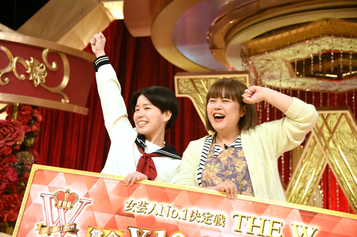 「女芸人No.1決定戦 THE W 2022」で優勝した天才ピアニスト。
