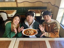 左から、中原マネージャー、宮下草薙。(c)フジテレビ