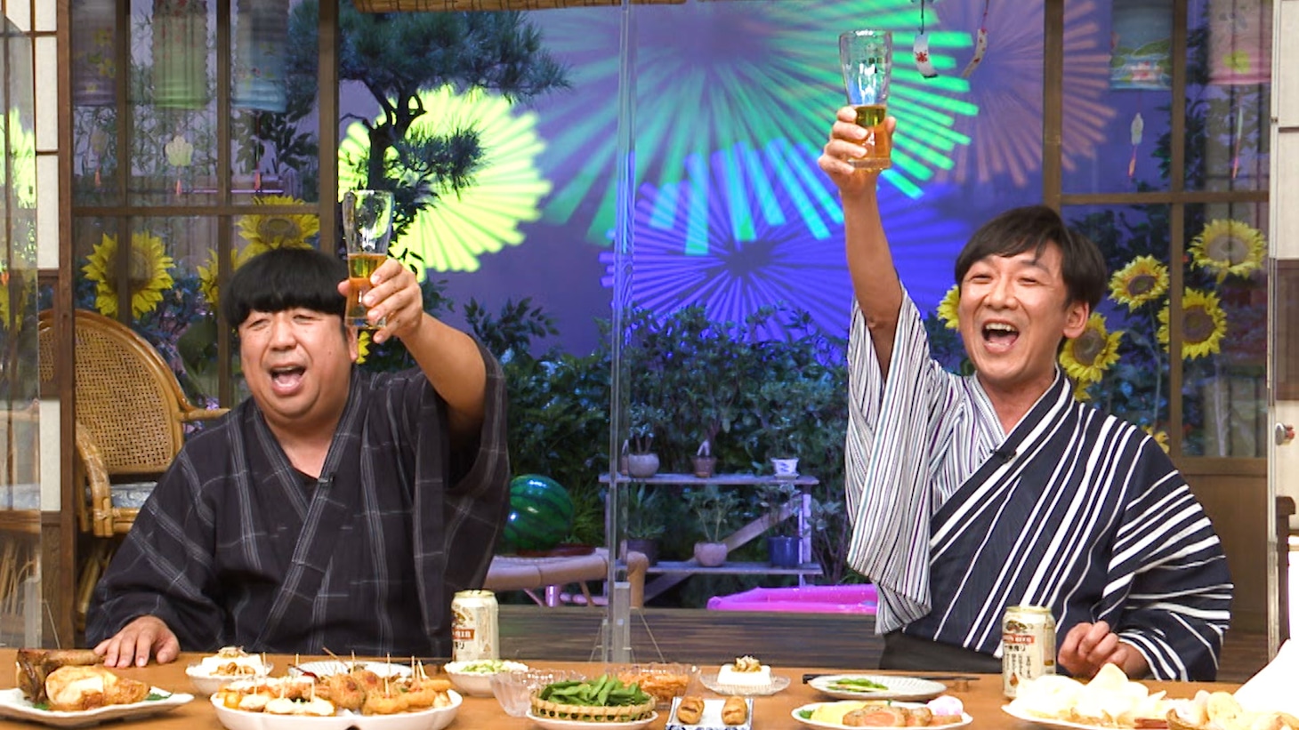 前回収録の様子。左からバナナマン日村、東京03飯塚。