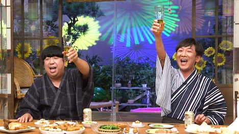 前回収録の様子。左からバナナマン日村、東京03飯塚。