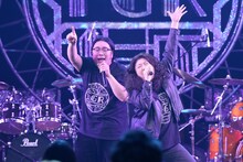 ビスケットブラザーズ原田と森三中・黒沢。(c)フジテレビ