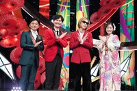 左から森圭介アナウンサー、南原清隆、YOSHIKI、岩田絵里奈アナウンサー。(c)日本テレビ
