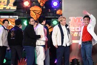 ステージを去る一同。