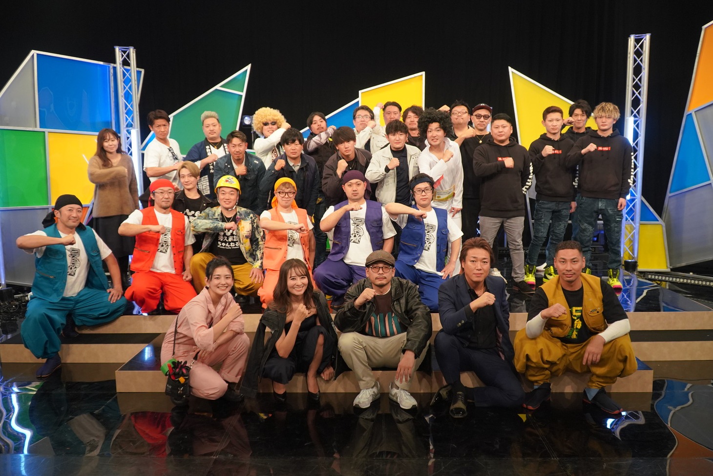 「大晦日職人歌合戦」の出演者たち。