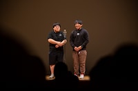 左から、タイムマシーン3号・関とアルコ＆ピース酒井のシャッフル漫才。