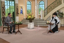 左から、タモリ、黒柳徹子。(c)テレビ朝日