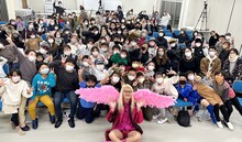 ZAZYと故郷の人たち。