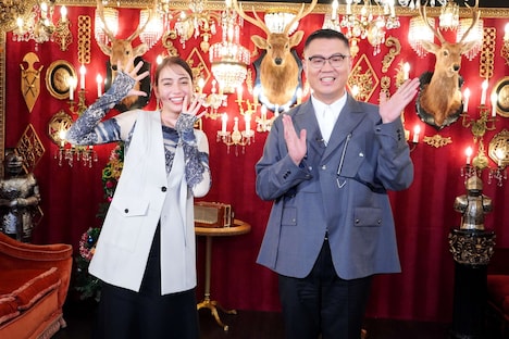 左から、滝沢カレン、シソンヌ長谷川。(c)東海テレビ