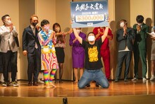「出囃子大賞典」で優勝したスーパーニュウニュウ。