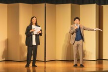 MCを務めたダニエルズ。