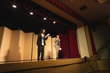 MCを務めたダニエルズ。