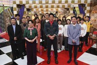 テレビ朝日系の年越し番組「ザワつく!!年越しフシギ大賞!!!」の出演者たち。(c)テレビ朝日