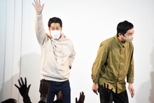 会場にサプライズで現れたウエストランド。