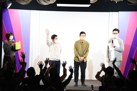 祝福を受けるウエストランド。