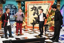 左から千鳥、かまいたち。(c)日本テレビ